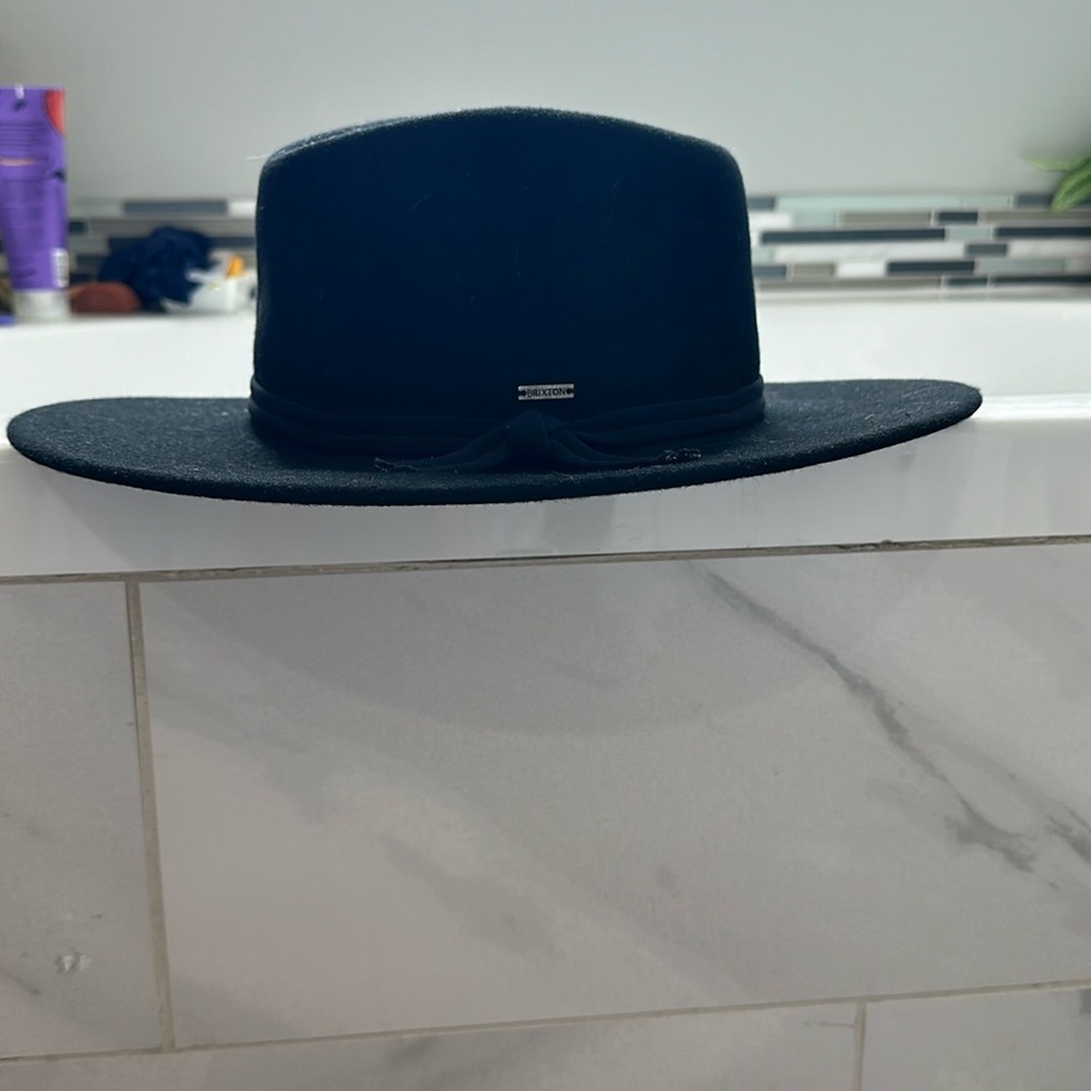 Brixton Black Wool Fibora